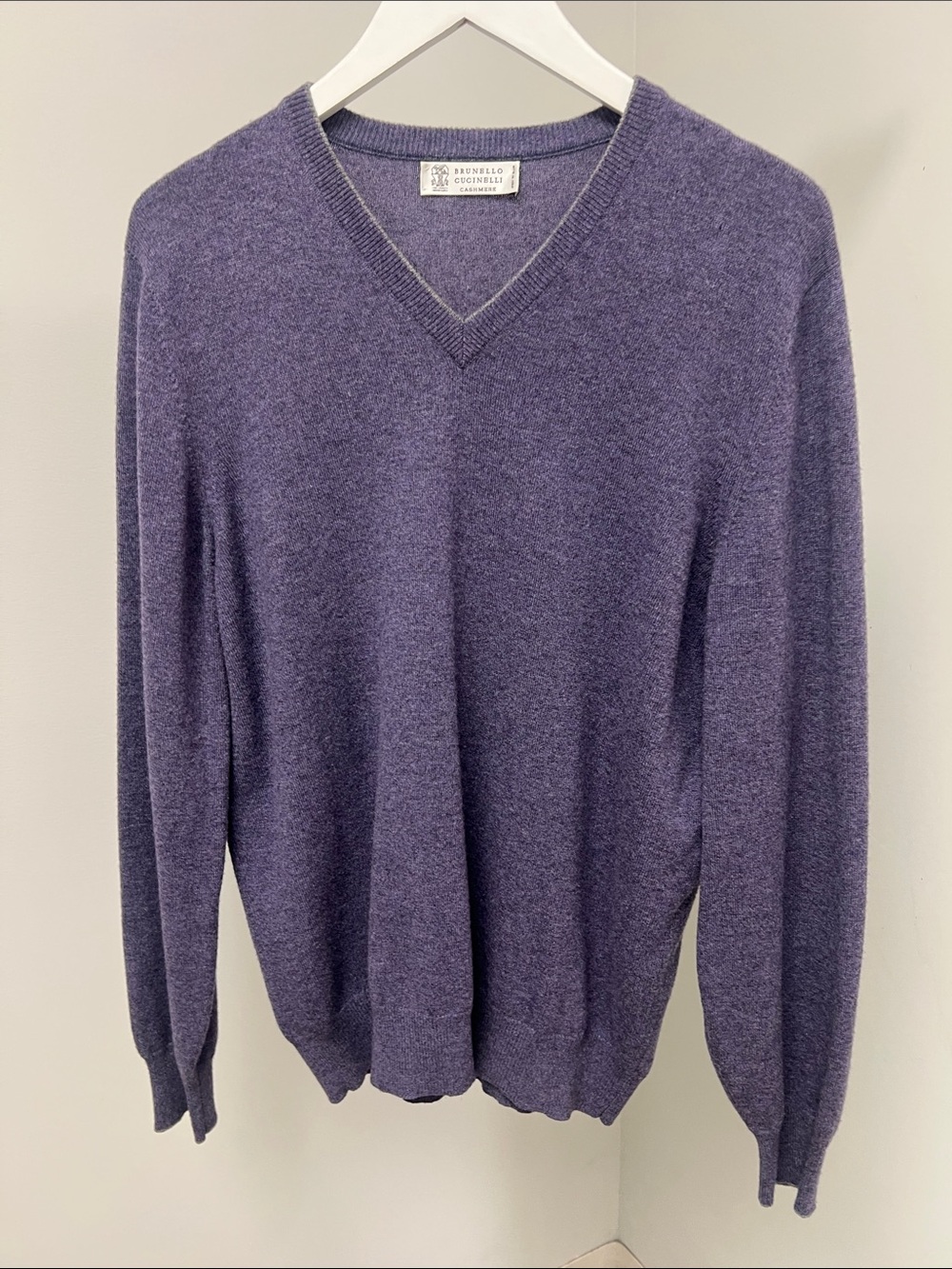 Brunello Cucinelli Men's Heathered Purple V-Neck Cashmere Sweater